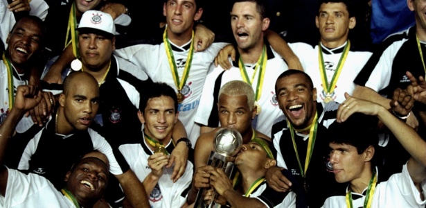 Corinthians conquistou o seu primeiro título mundial há exatos 19 anos, no Maracanã - Getty Images