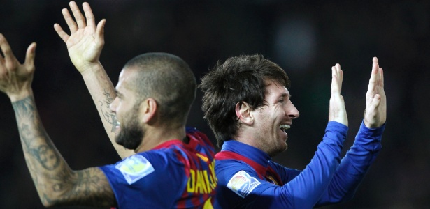 Lista tem seis jogadore do Barcelona, entre eles Daniel Alves e Messi - REUTERS/Kim Kyung-Hoon