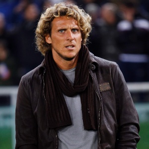 Além da oferta a Diego Forlan, diretoria atleticana teria de pagar 4 milhões de euros à Inter de Milão - Giampiero Sposito/Reuters