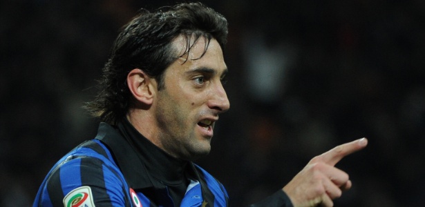 Milito foi destaque na goleada sobre o Parma. Fez dois gols e deu uma assistência - Olivier Morin/AFP