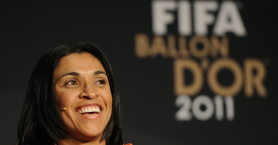 Marta concede entrevista antes da premiação do Bola de Ouro da Fifa. A brasileira foi superada por Homare Sawa na eleição de melhor do mundo