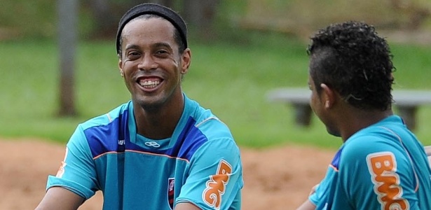 Ronaldinho Gaúcho se recuperou da diarreia e treinou normalmente nesta tarde - Alexandre Vidal/Fla Imagem