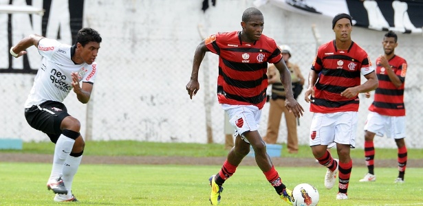 Willians em ação com a camisa do Flamengo: jogador está na lista do Vasco da Gama - Alexandre Vidal/ Fla Imagem