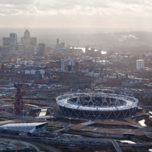 Vista aérea do Estádio Olímpico de Londres, no leste da capital inglesa, palco principal dos Jogos de 2012
