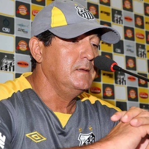 Sem Alex Silva, Muricy Ramalho não desiste da contratação de um zagueiro para a temporada 2012 - Divulgação/SantosFC