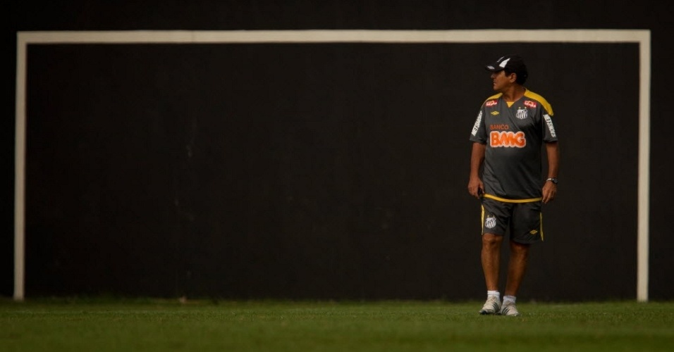 Muricy Ramalho comanda último treino do Santos antes de enfrentar o Palmeiras