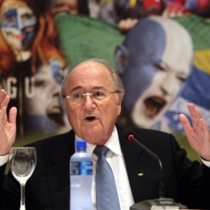 Presidente Joseph Blatter terá reeleição investigada - Andrés Cristaldo/EFE