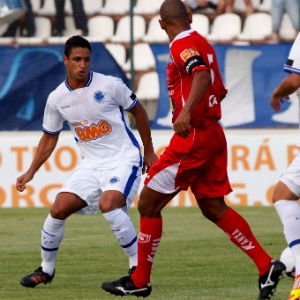 Zagueiro Léo, que iniciou a temporada como titular, desfalcou o Cruzeiro em três partidas apenas - Washington Alves/Vipcomm