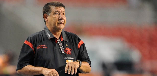 O técnico Joel Santana durante a última passagem pelo Flamengo na temporada de 2012 - Alexandre Vidal/Fla Imagem