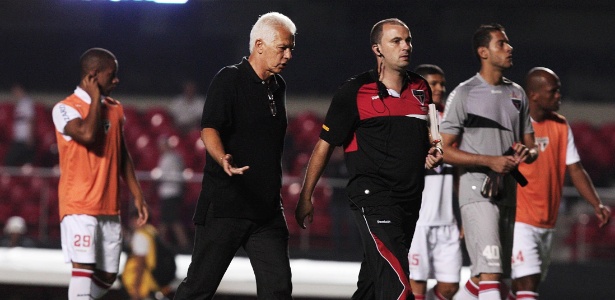 O técnico Emerson Leão está na mira da CBF pelas declarações que deu sobre Lucas - Rodrigo Paiva/UOL