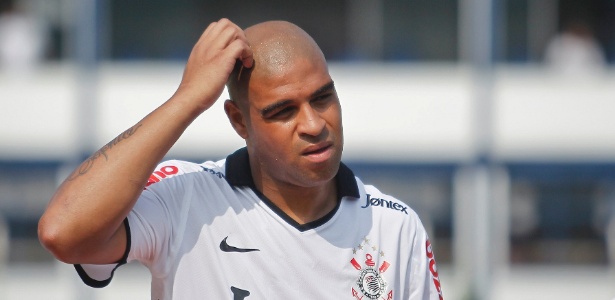 Adriano já foi inscrito pelo Corinthians na Libertadores e não pode defender outro time - Leandro Moraes/UOL