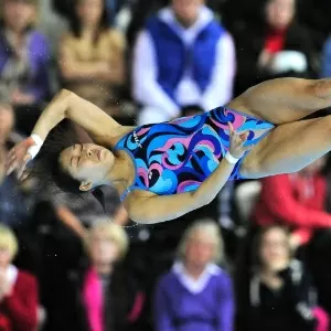 Mai Nakagawa, do Japão, durante salto da plataforma de 10 m - Toby Melville/Reuters