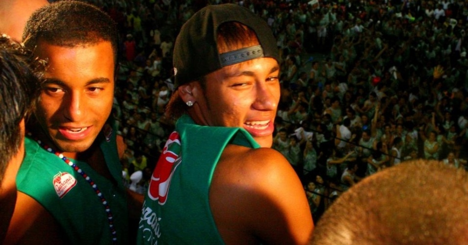 Neymar e Lucas no Carnaval da Bahia