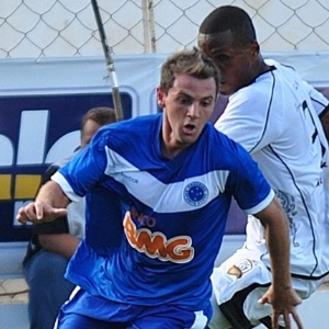 Montillo, que se tornou o estrangeiro a marcar mais gols pelo Cruzeiro, considera elenco fechado - Junior Lago/UOL