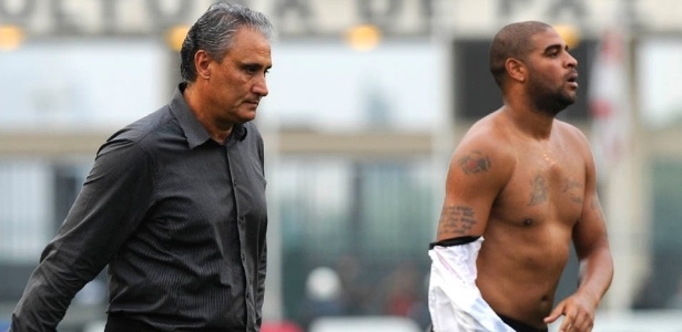 Passagem pelo Corinthians desvalorizou ainda mais o atacante Adriano - Junior Lago/UOL