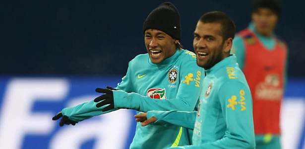 Lateral considera estilo de jogo de Neymar compatível com o de Lionel Messi - Mowa Press/Divulgação