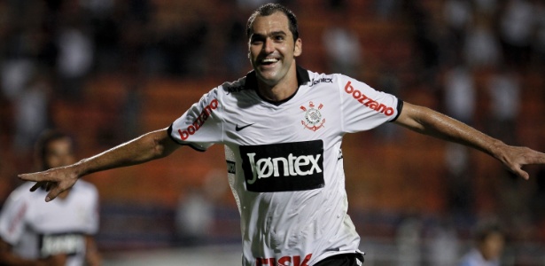 O Corinthians tem hoje a Hypermarcas na parte mais nobre da sua camisa - Leandro Moraes/UOL