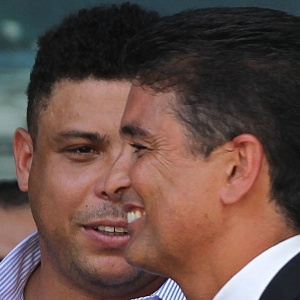 Executivo do COL considera que Ronaldo e Bebeto são fundamentais na organização da Copa - EFE/Antonio Lacerda