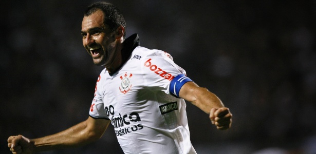 Danilo abriu o placar para o Corinthians no Pacaembu - Fabio Braga/Folhapress