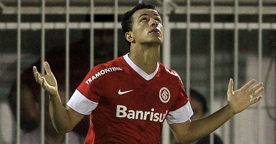Leandro Damião, atacante da seleção, foi o destaque do jogo com faltas, brigas, passes e um belo gol