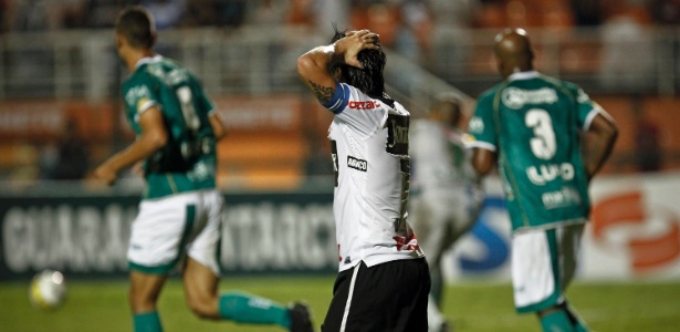 Willian, do Corinthians, lamenta após perder gol contra o Guarani - Leandro Moraes/UOL