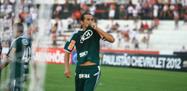 Barcos comemora o 6º gol do Palmeiras contra o Botafogo. Atacante marcou duas vezes - Edson Silva/Folhapress