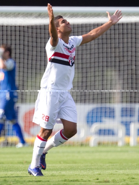 Casemiro comemora o gol que abriu o placar do clássico entre São Paulo e Santos - Danilo Verpa/Folhapress