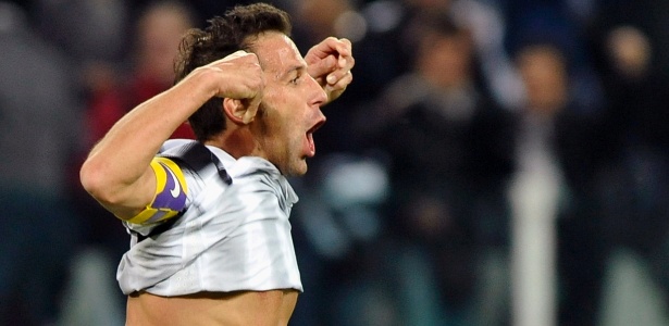 Alessandro Del Piero comemora gol da Juventus sobre o Milan, nesta terça - REUTERS/Giorgio Perrottino