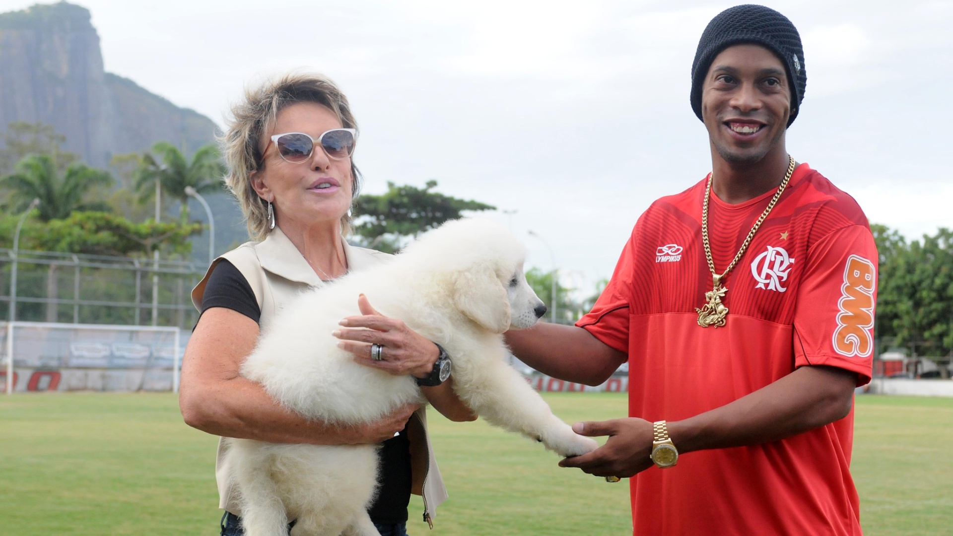 Após ganhar o cachorro de um canil, Ana Maria Braga decidiu repassá-lo para Ronaldinho