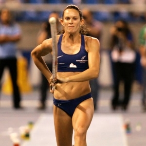 Fabiana Murer manteve a liderana do ranking no ano, com seus 4,70 m na Argentina, na quinta-feira