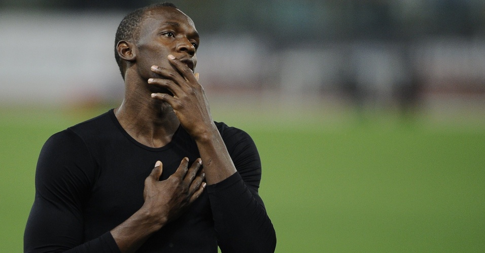 Bolt faz caras e bocas após vencer em Roma