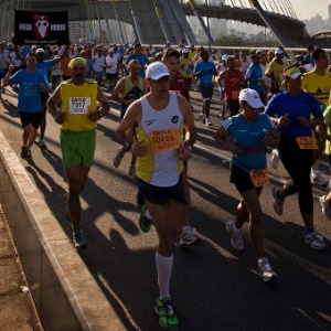 Cerca de 20 mil atletas disputaram a maratona de São Paulo; corredores africanos dominaram a prova - Marlene Bergamo/Folha Imagem