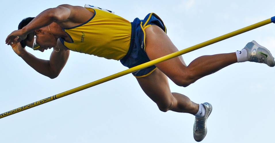 Fábio Gomes da Silva saltou 5,65 m e garantiu presença na final do salto com vara no Mundial de Daegu (27/08/2011)