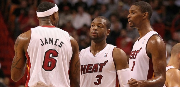 LeBron James, Dwyane Wade e Chris Bosh comandaram vitória do Heat sobre Wizards - AFP