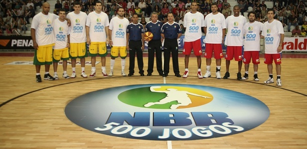 NBB celebrou jogo número 500 durante partida entre Pinheiros e Joinville - Divulgação/NBB