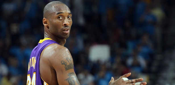 Kobe se tornou o quinto maior cestinha da história da NBA em partida contra os Sixers - Ronald Martinez/Getty Images/AFP