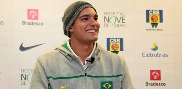 Apesar do apelo dos Cavs, Anderson Varejão disse que se apresentará normalmente à seleção brasileira