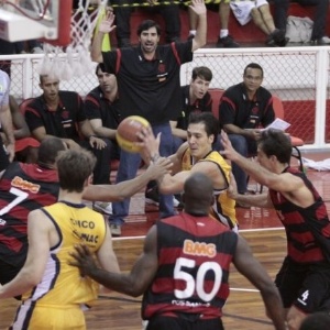 O Flamengo derrotou o São José no NBB e continua na liderança do torneio - Divulgação