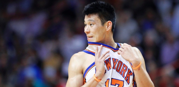 Lin marcou apenas oito pontos na derrota dos Knicks para o Miami Heat - REUTERS/Andrew Innerarity 