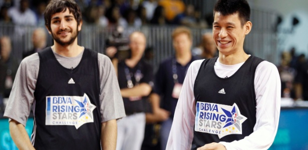 Ricky Rubio e Jeremy Lin participaram de disputa durante treino para jogo festivo - REUTERS/Jeff Haynes 
