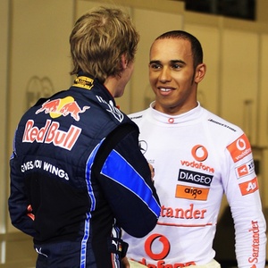 Lewis Hamilton cumprimenta Sebastian Vettel: chefe da Red Bull vislumbrou time com a dupla