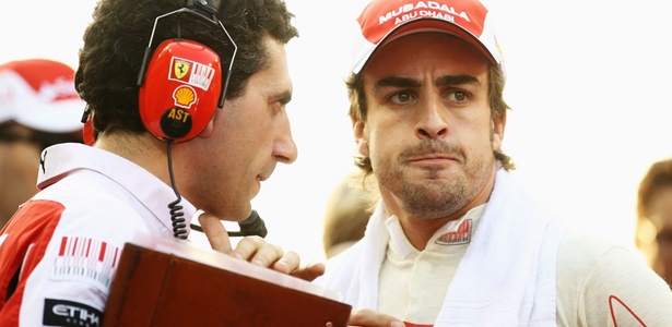 Fernando Alonso foi prejudicado por estratégia da Ferrari nas trocas de pneus - Paul Gilham/Getty Images