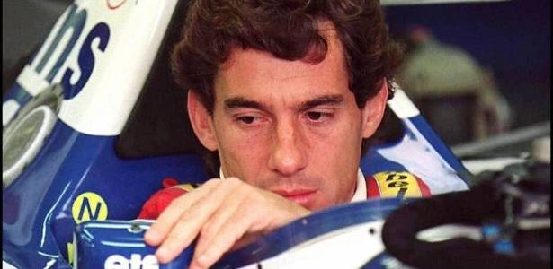 Senna é fotografado em sua Williams no dia em que sofreu o acidente fatal em Ímola - Jean-Loup Gautreau/AFP
