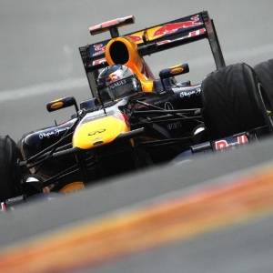 Vettel superou problemas com bolhas nos pneus de sua Red Bull e venceu o GP da Bélgica - Dimitar Dilkoff/AFP