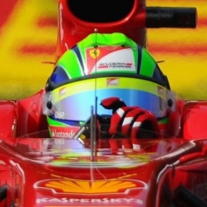 Toque de Webber provocou rodada de Massa, que teve sua corrida comprometida em Monza - Olivier Morin/AFP