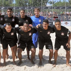 Time do Corinthians de futebol de areia está confirmado no mundialito que será jogado em SP