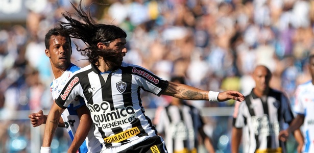 Loco será a principal arma do Botafogo para melhorar aproveitamento em Florianópolis - Cristiano Andujar/Photocamera
