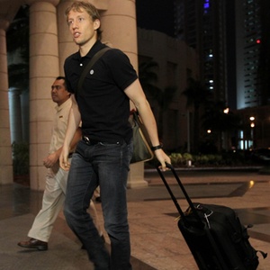 Lucas foi o primeiro jogador a chegar a Doha para amistoso entre Brasil e Argentina, na quarta-feira