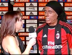 Humorista italiano imita Ronaldinho na TV do país