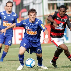 Cruzeiro venceu o Flamengo, por 2 a 1, de virada, e obteve 54% dos pontos atuando como visitante